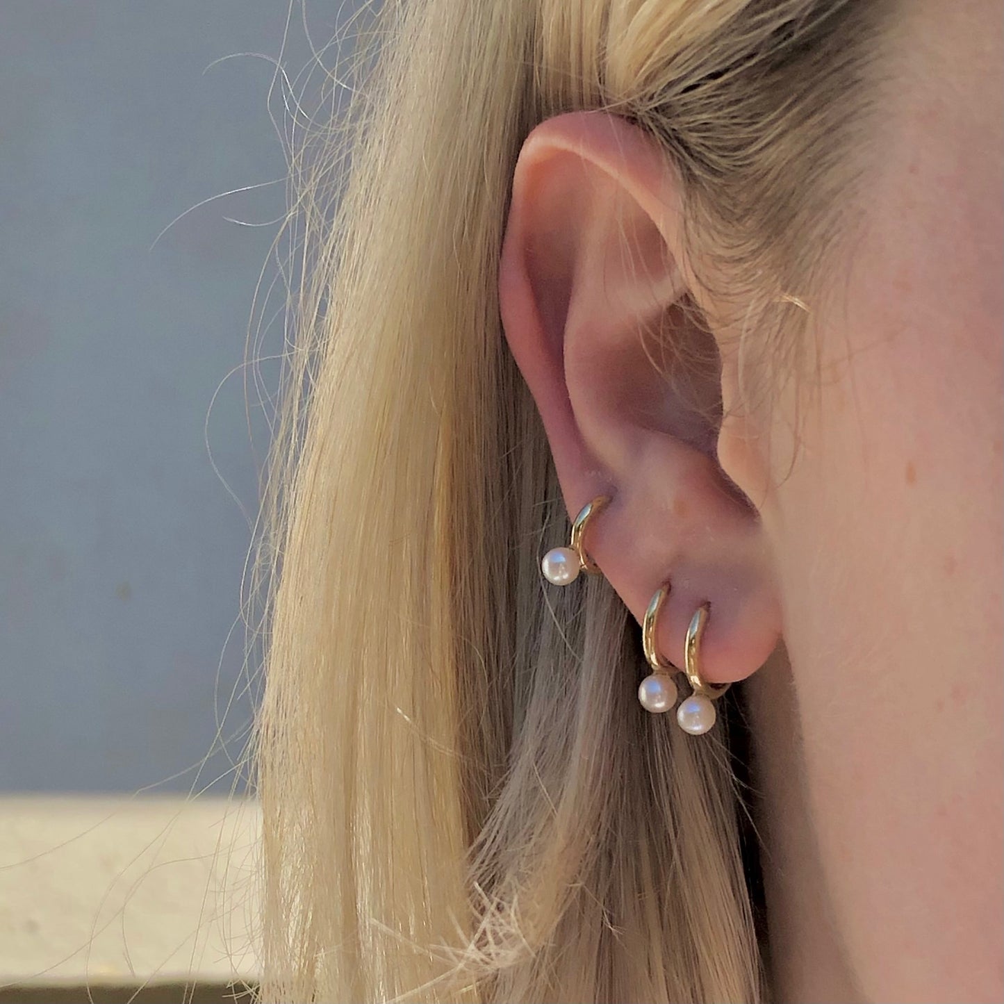 Single Pearl Hoop - 11 mm
