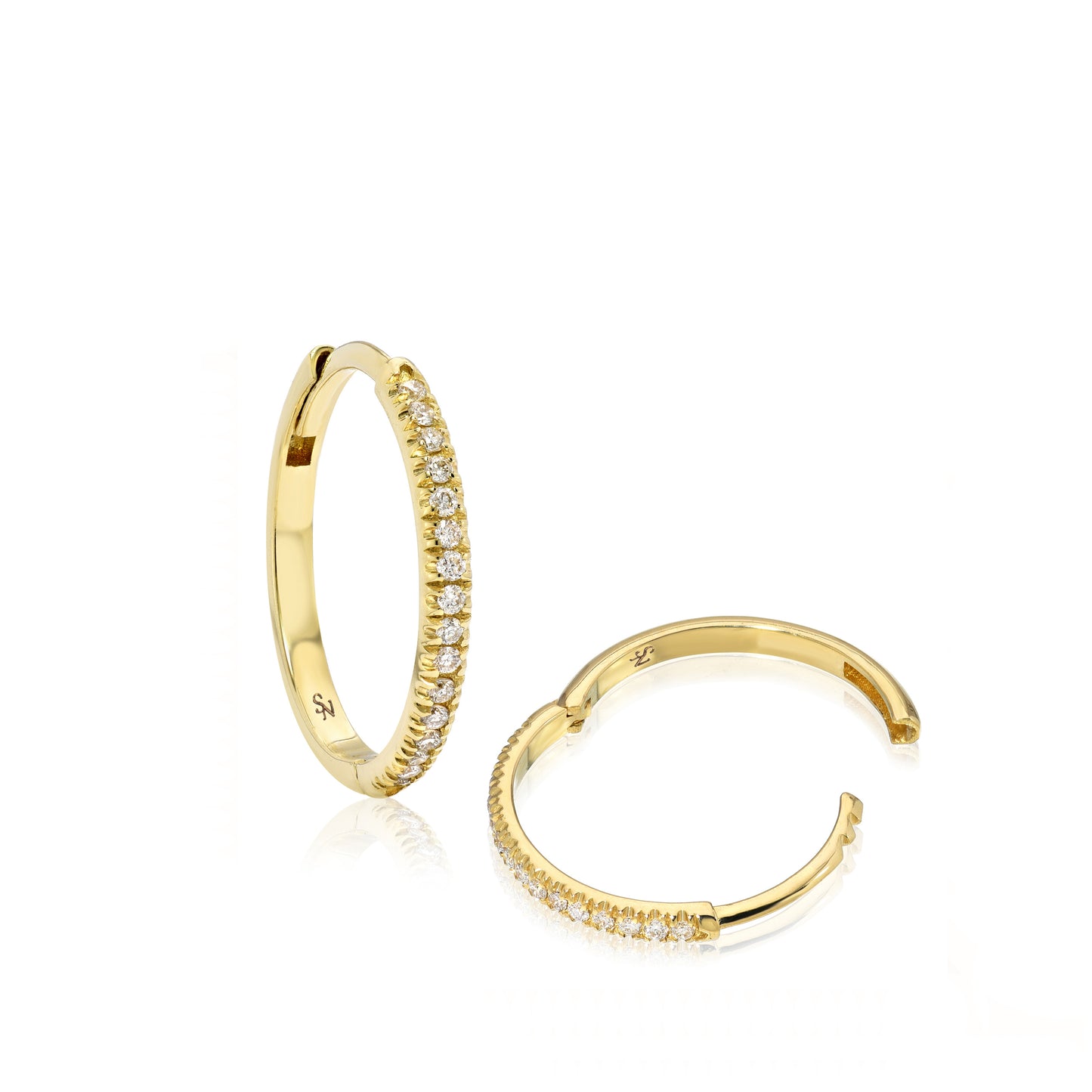 Huggie Hoop with Diamonds - 15 mm